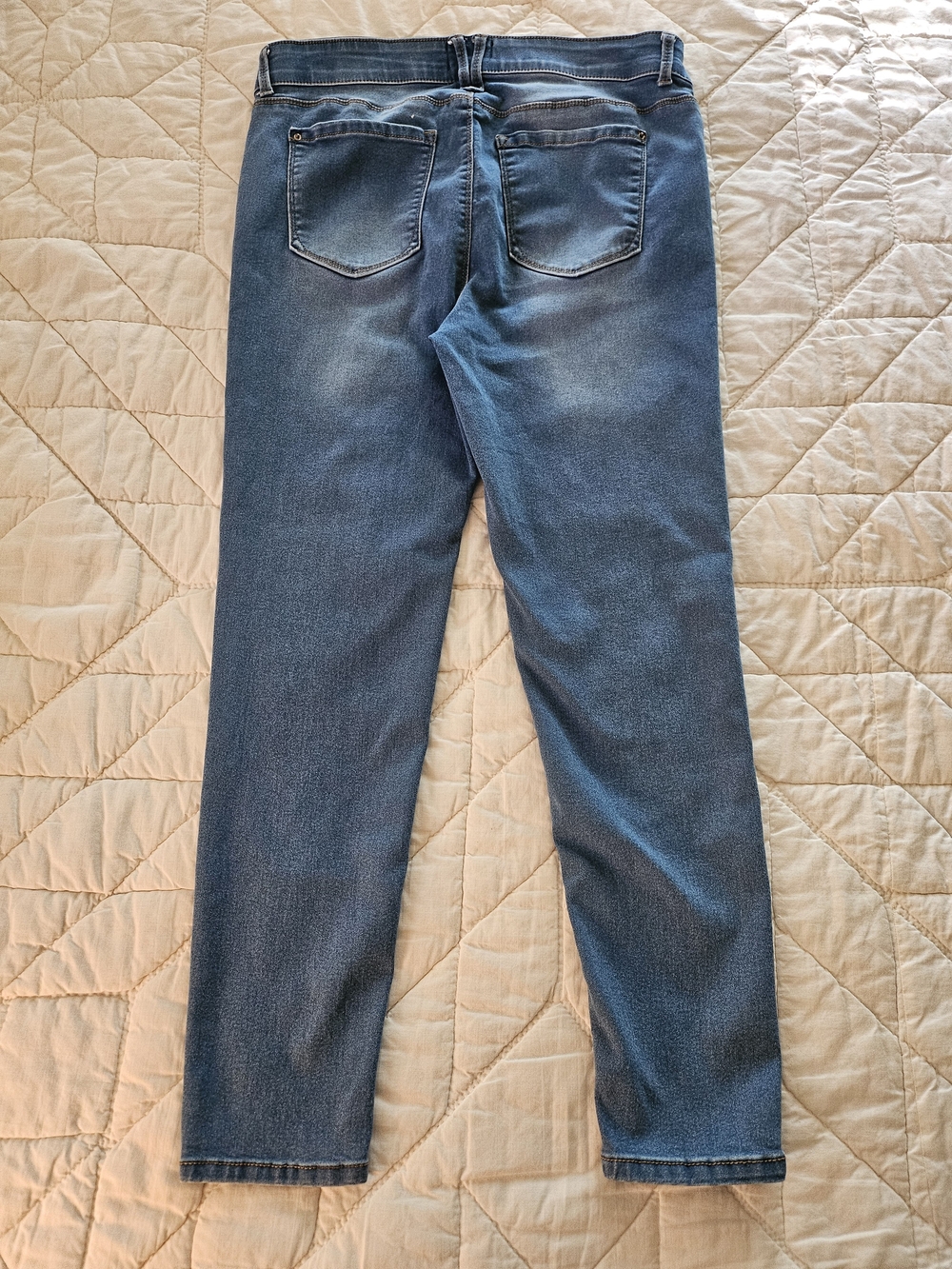 Curve Appeal High Rise Skinny w/ Comfort Waistband- Size 12/31 - Picture 2 of 8